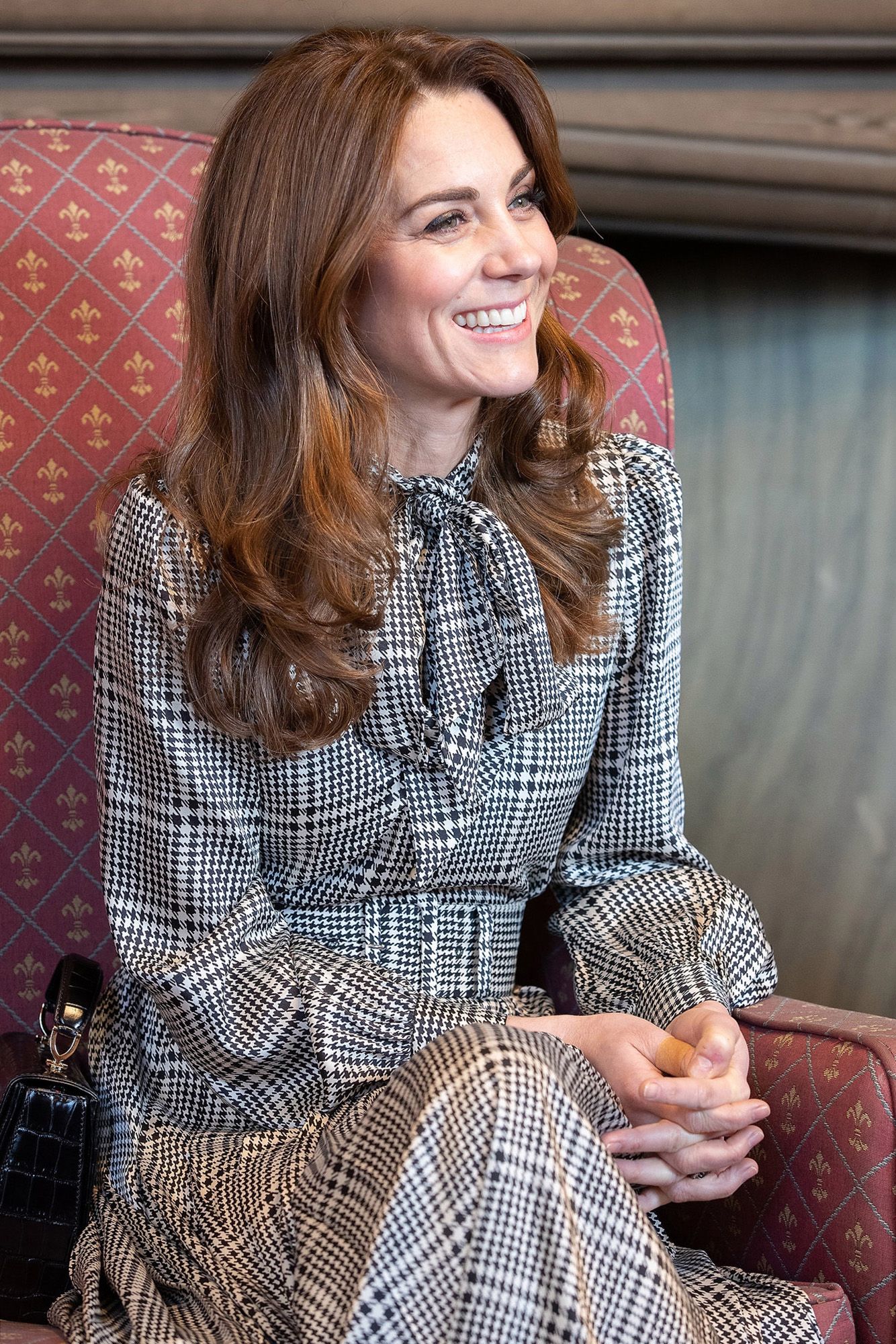 Il vestito Zara di Kate Middleton in saldo è già un must, lo ha indossato  dopo il Megxit – Dressing and Toppings